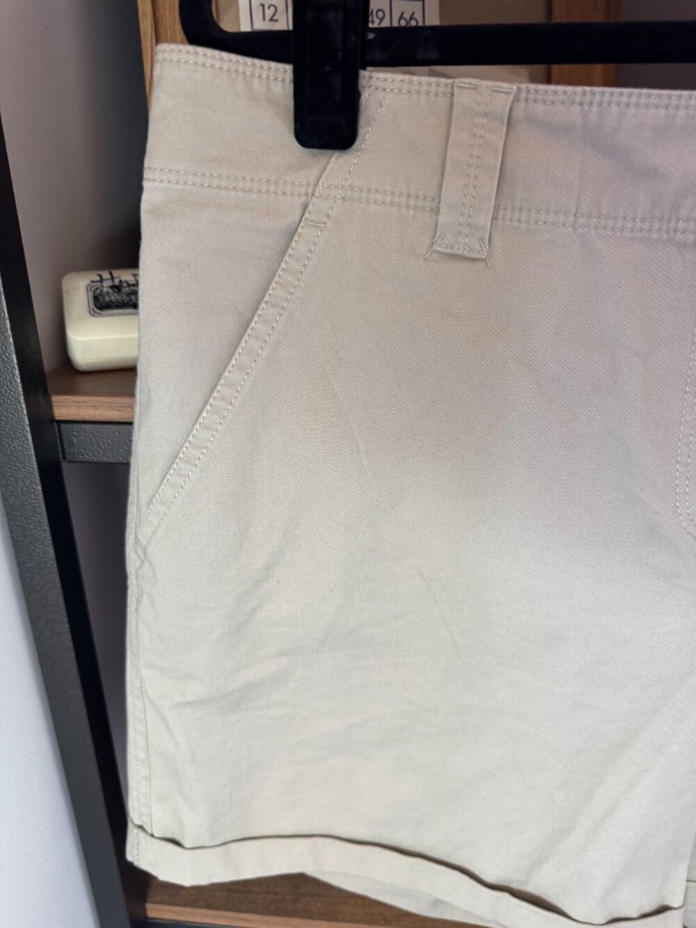 NWT Tommy Bahama Khaki Short w/Cuff - Size 12 - Picture 5 of 5